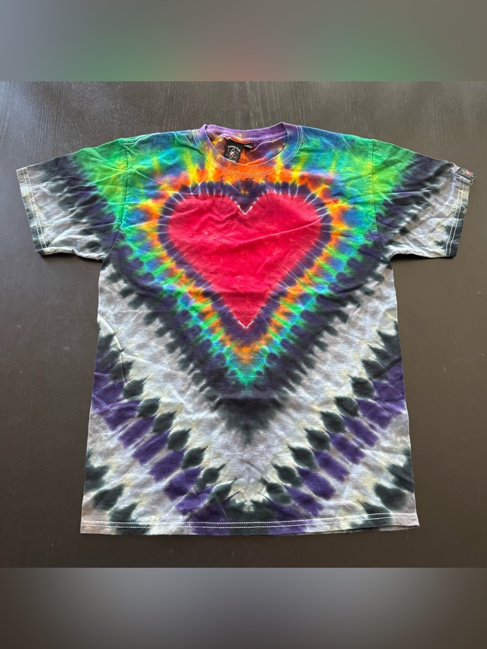 New 100% Cotton Black Heart Rainbow Tie Dye T-Shirt Jammin On Rave Festival S